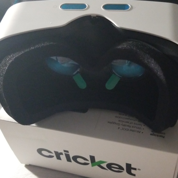 Unused Alcatel Virtual Reality Goggles - Picture 3 of 4
